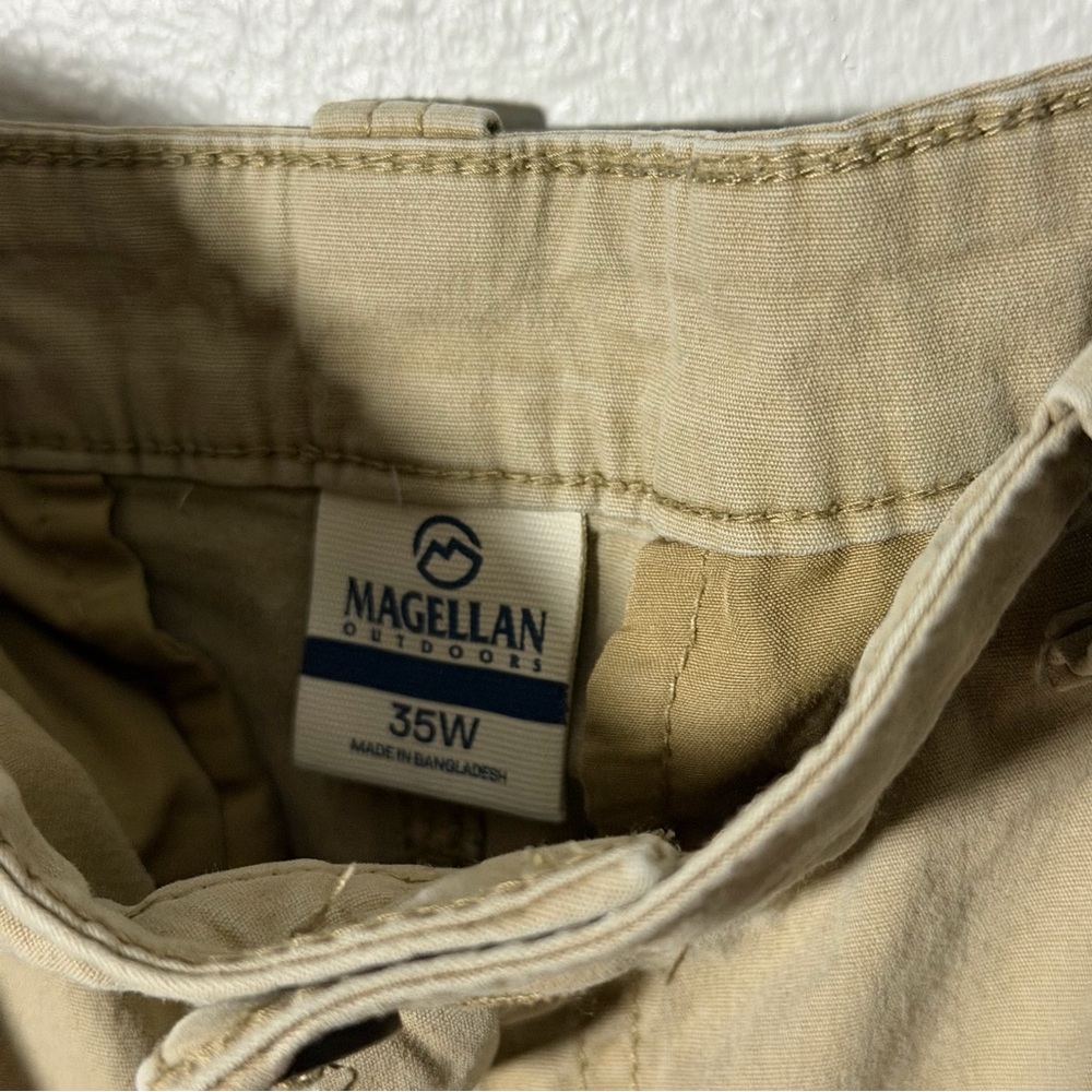 Magellan‎ Outdoors Khaki Classic Tan Men's Cargo Baggy Shorts size 35W - Picture 3 of 7